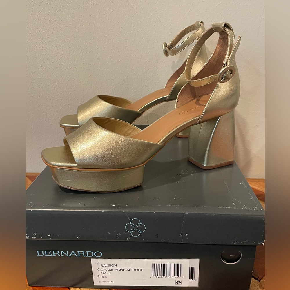 Bernardo | Raleigh Platform Sandal